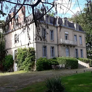 https://chateau-du-grand-lucay.hotels-rhonealpes.com