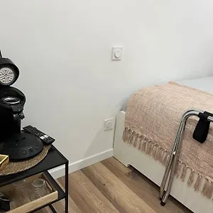 https://chambre-mignet.fr-provencehotel.com
